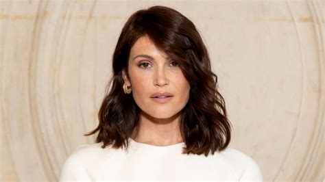 Gemma Arterton says director tried to pressure her to do sex。